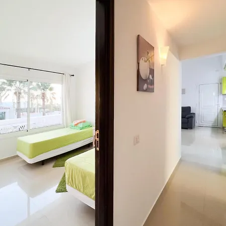 Island Village Apartment *